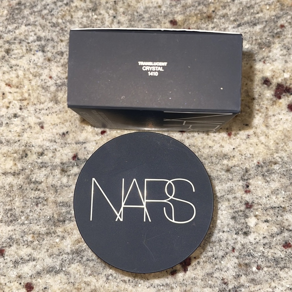 ❤️NEW!!!❤️NARS Light Reflecting Setting Powder.Translucent. - Picture 3 of 6